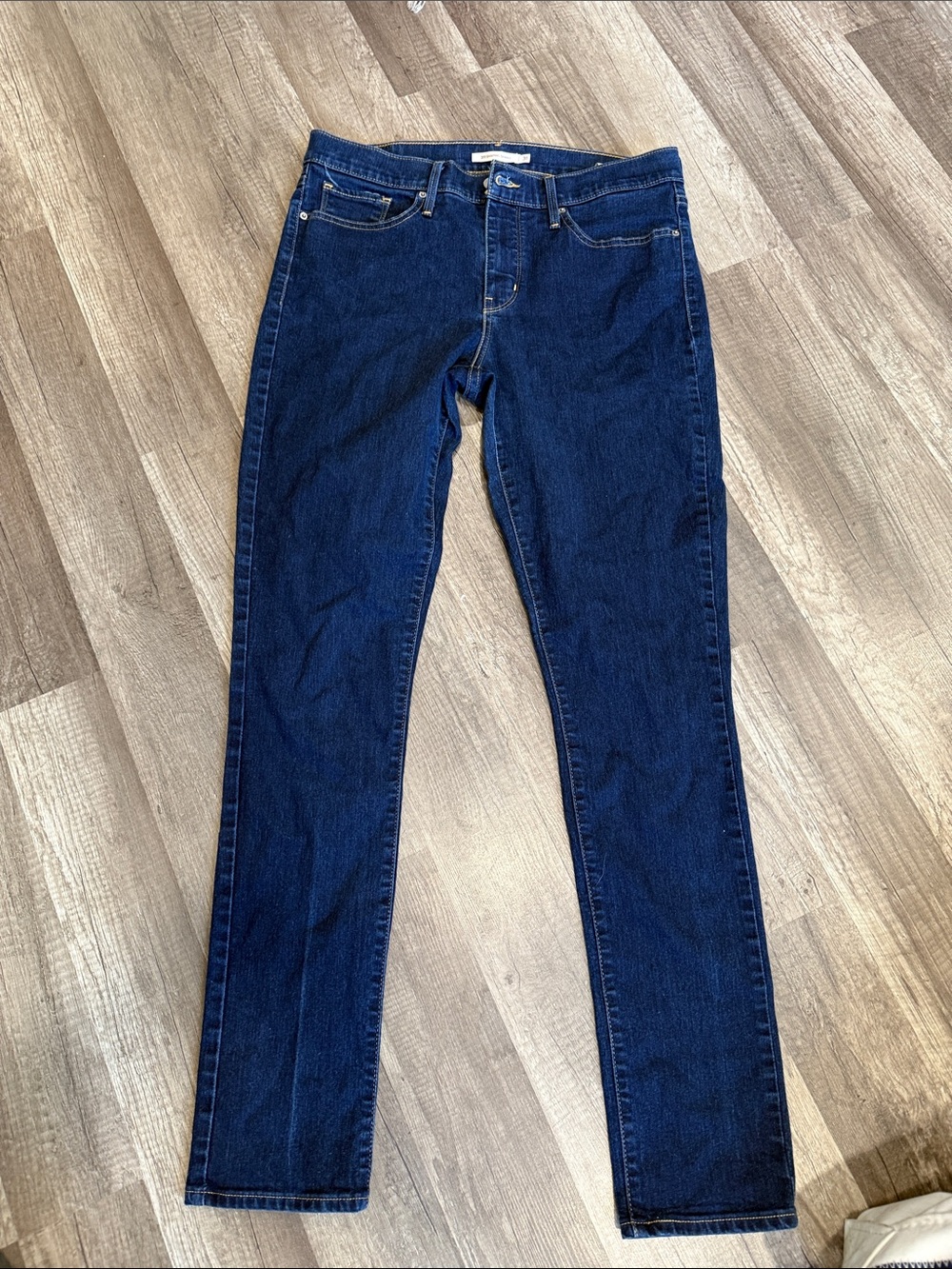 Levi’s 311 shaping skinny